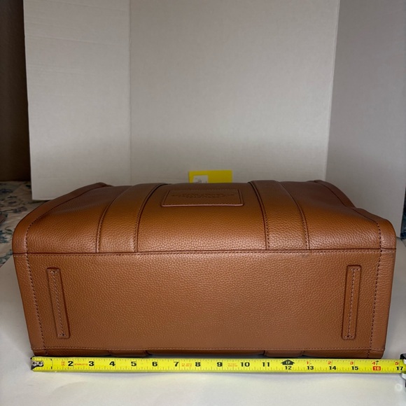 Marc Jacobs The Tote Bag Large Argan Oil - Picture 5 of 8